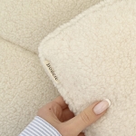 boucle 45x45 jasny krem.jpg