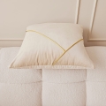 POSZEWKA DEKORACYJNA BE GLAM SIMPLE - Kremowa 45x45