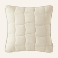  Kremowa poszewka na poduszkę 45x45 w pikowany wzór do sypialni 