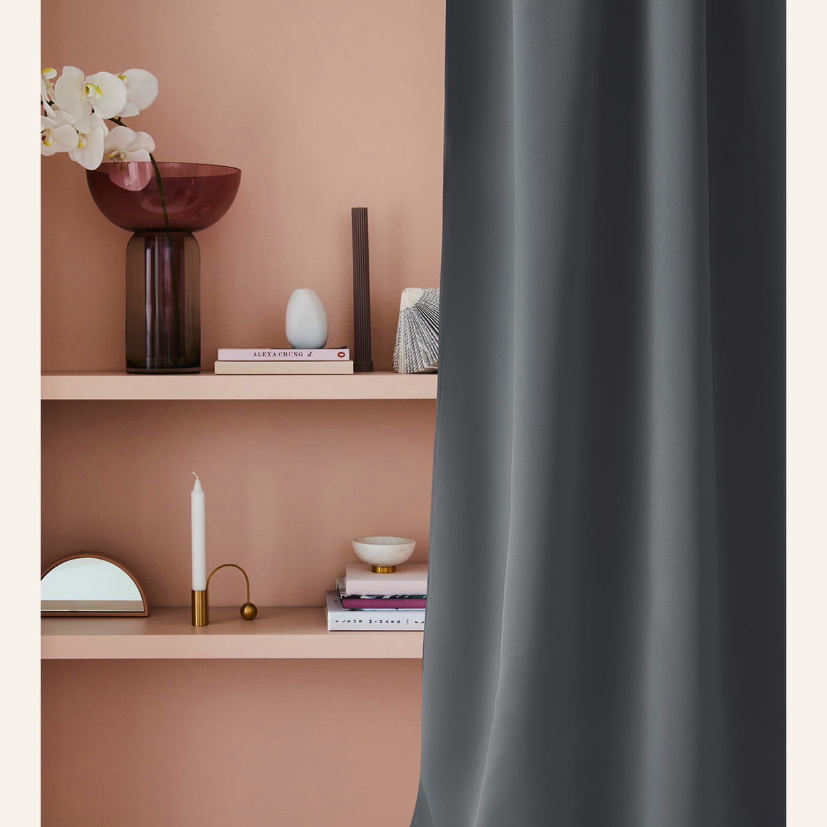 ZASŁONA ZACIEMNIAJĄCA LAUREL - SZARA CIEMNA 140x250 PRZELOTKA