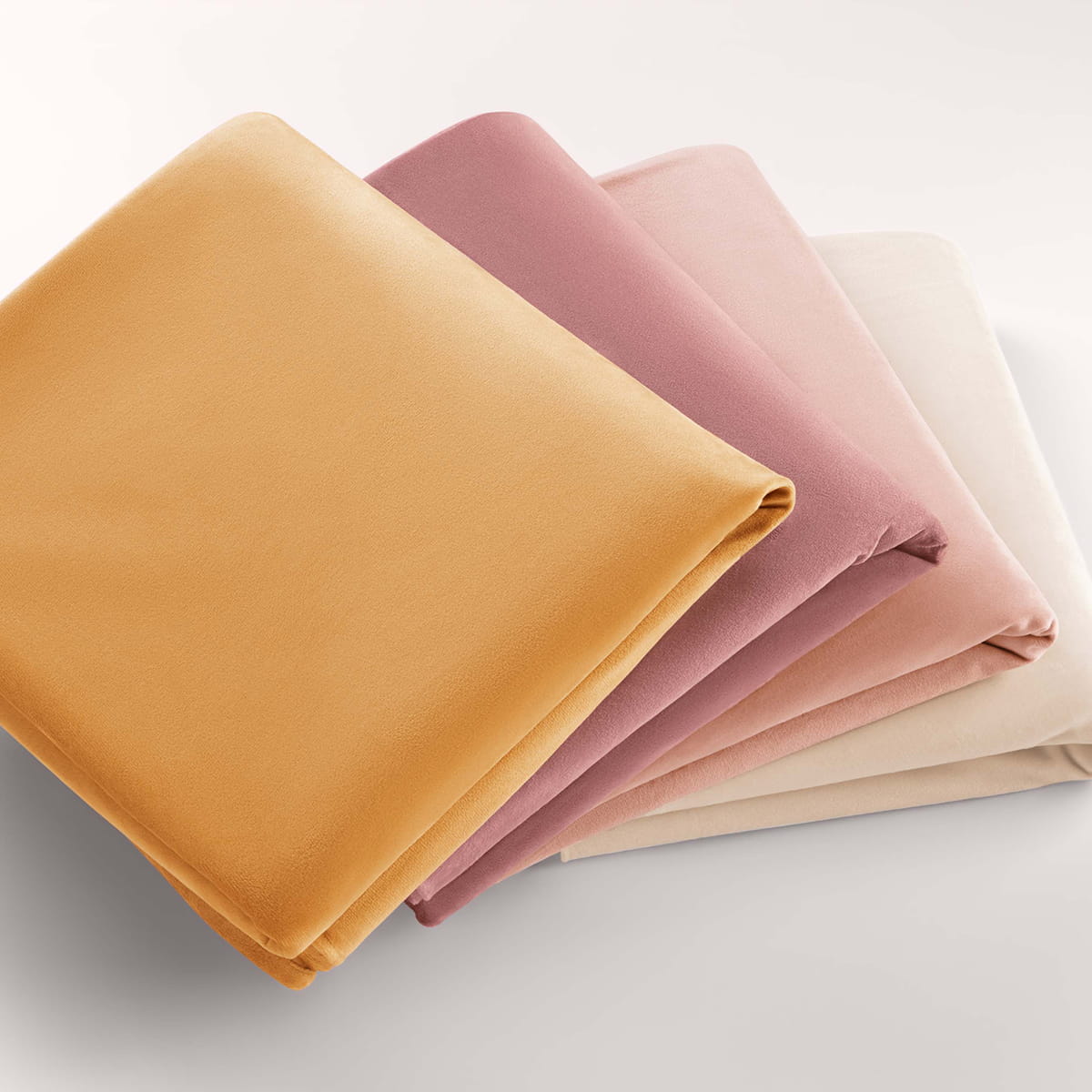 ZASŁONA WELUROWA CHARMY - PUDROWY RÓŻ 140x250 ZŁOTA PRZELOTKA