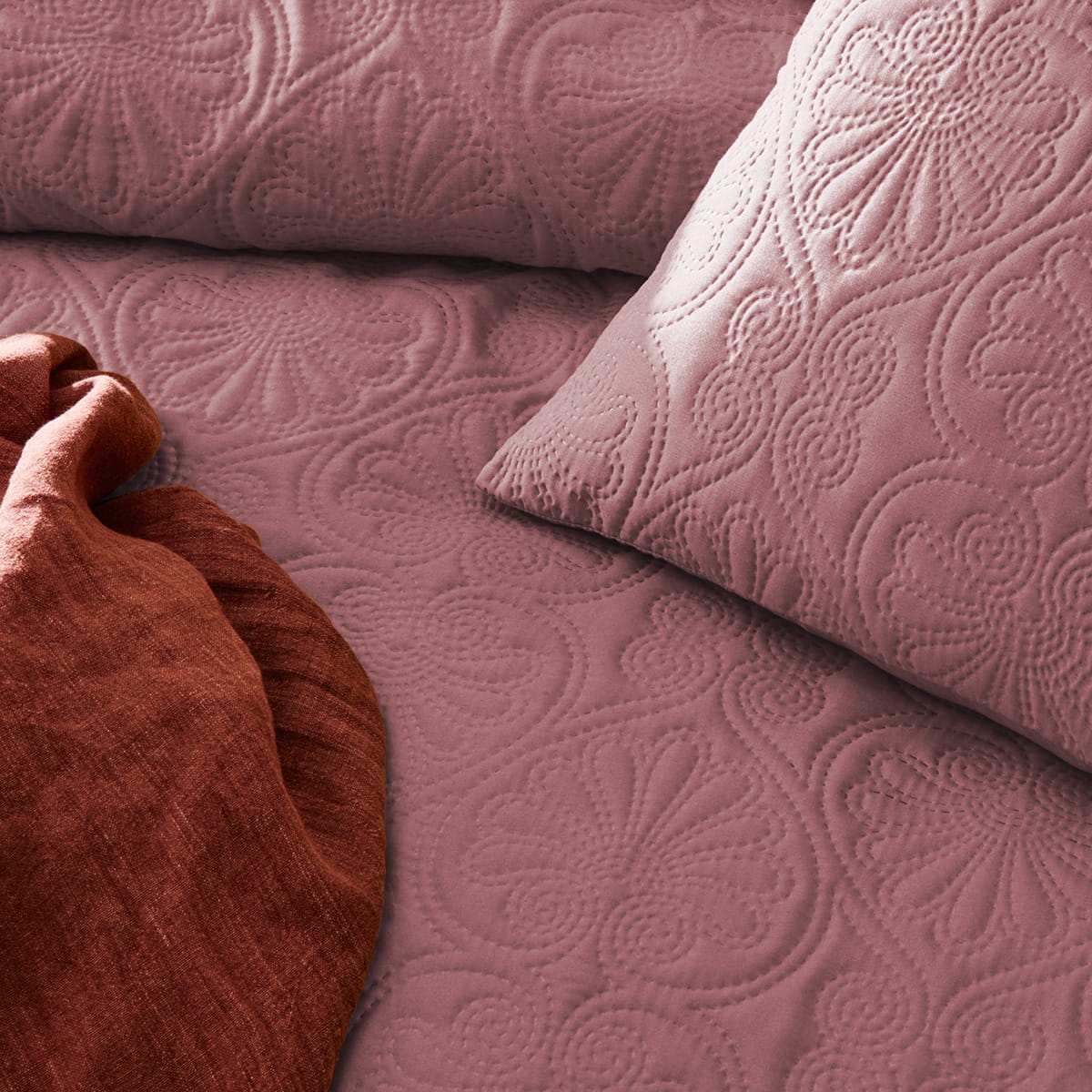 NARZUTA NA ŁÓŻKO LEILA - Róż indyjski 200x220