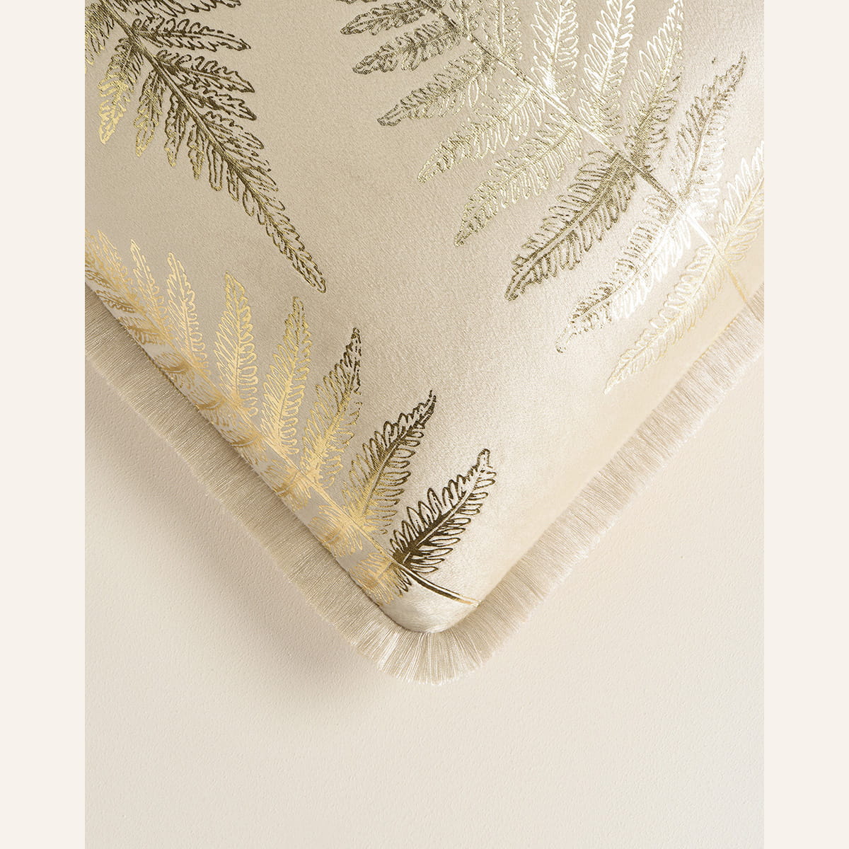 POSZEWKA DEKORACYJNA EUPHORIA - KREMOWA 40x40 