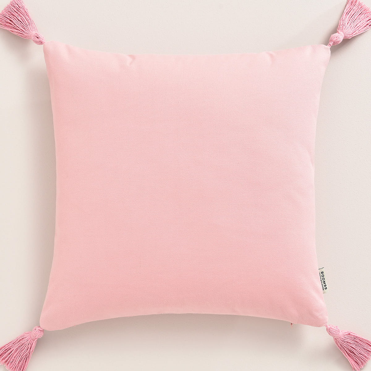  Poszewka dekoracyjna 40x40 z ozdobnymi chwostawmi 