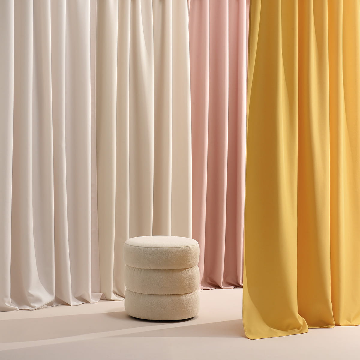 ZASŁONA AURA - BRĄZ NUGAT 140x250 SREBRNA PRZELOTKA 