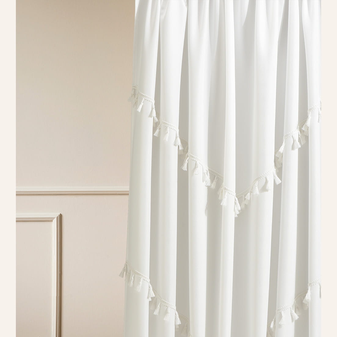 ZASŁONA CHLOE - ZŁAMANA BIEL 140x260 PRZELOTKA