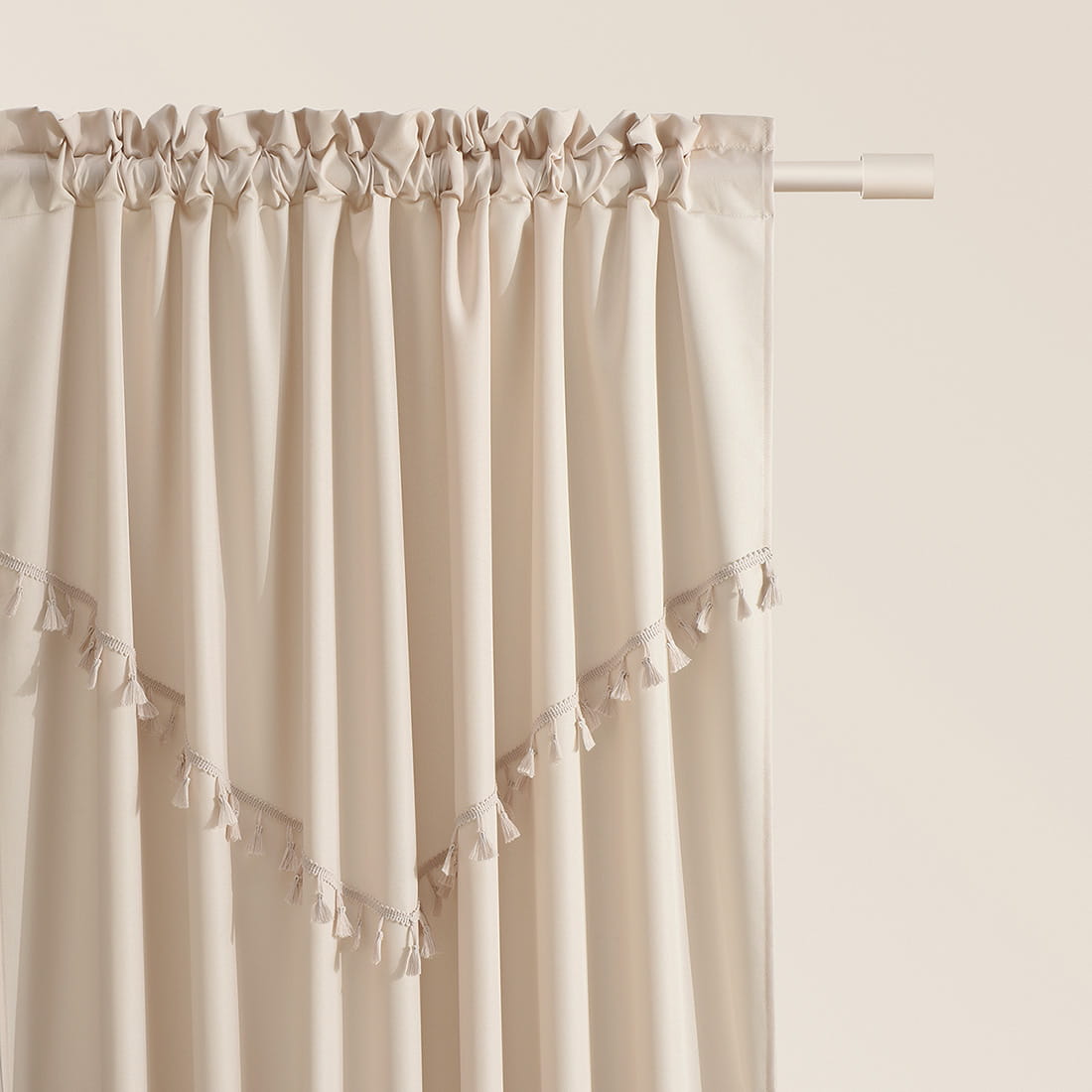  Kremowe  zasłony na wave  gotowe z frędzlami Chloe 140x260 na taśmie 