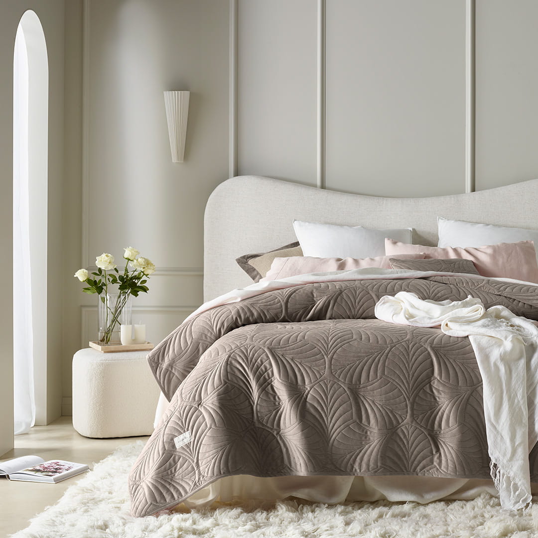 NARZUTA NA ŁÓŻKO WELUROWA FEEL - BRĄZOWA 170x210