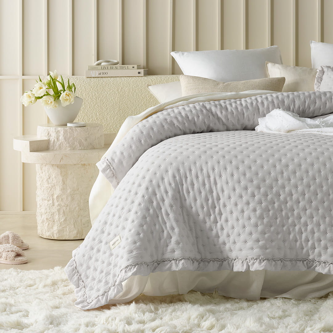 NARZUTA NA ŁÓŻKO MOLLY - SZARA JASNA 240x260