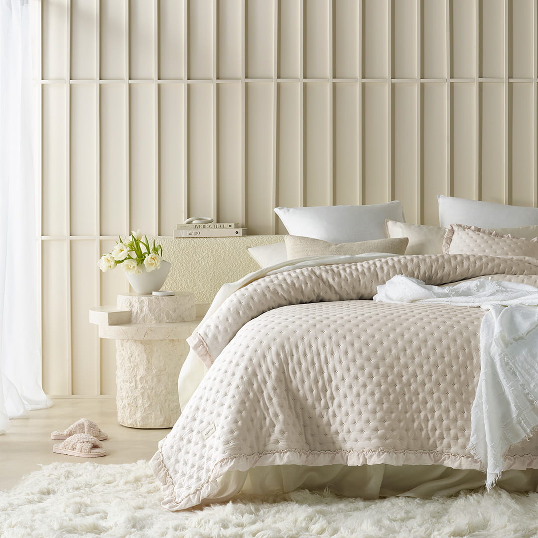 NARZUTA NA ŁÓŻKO MOLLY - KREMOWA 240x260