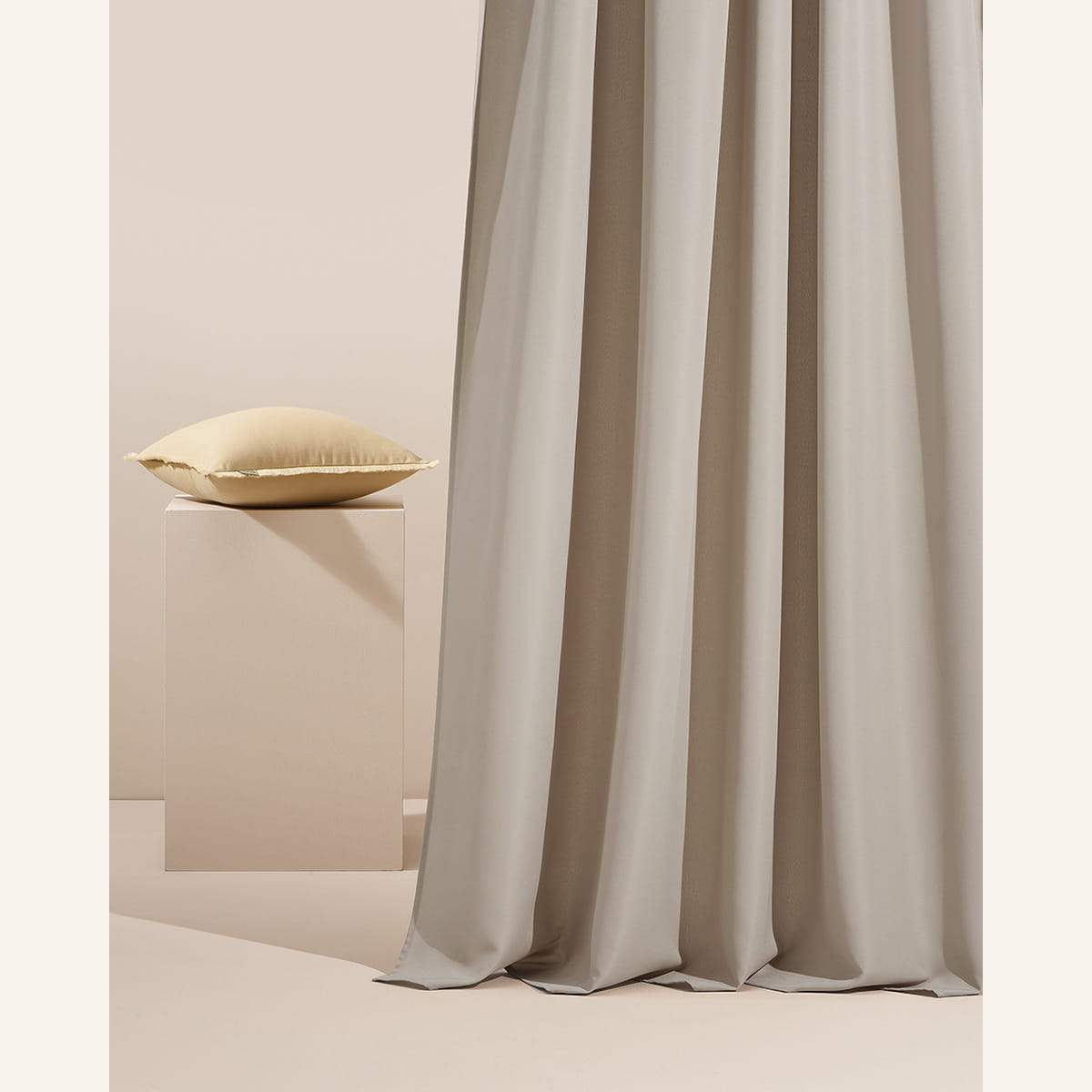 ZASŁONA NA TARAS GARDEN LINE - Beżowa 155x220 Taśma