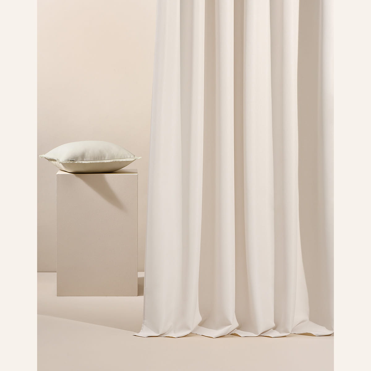 ZASŁONA NA TARAS GARDEN LINE - Krem śmietanka 155x220 Szelki