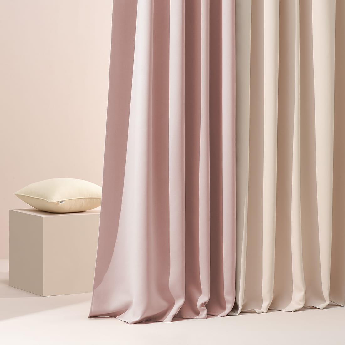 ZASŁONA ZACIEMNIAJĄCA LAUREL - BEŻOWA JASNA 180x280 TAŚMA