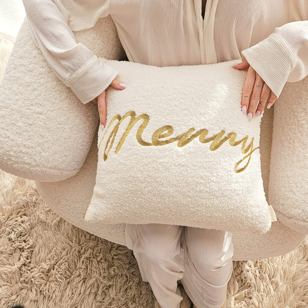  Śmietankowa poduszka dekoracyjna Merry boucle 45x45 świąteczna 