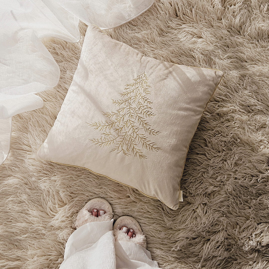 POSZEWKA ŚWIĄTECZNA BRIGHT - BEŻOWA JASNA 45x45 