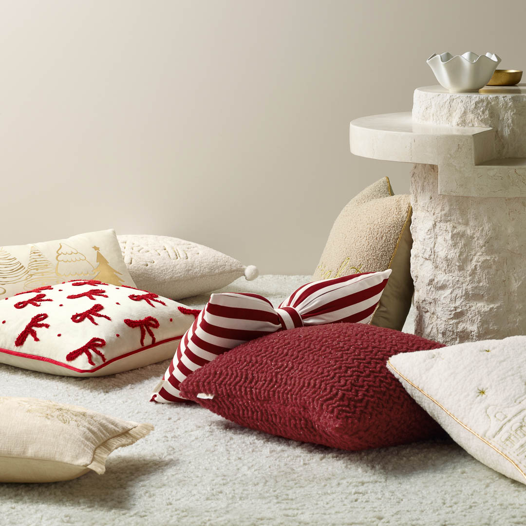 PODUSZKA ŚWIĄTECZNA MERRY & BRIGHT - BEŻOWA  45x45