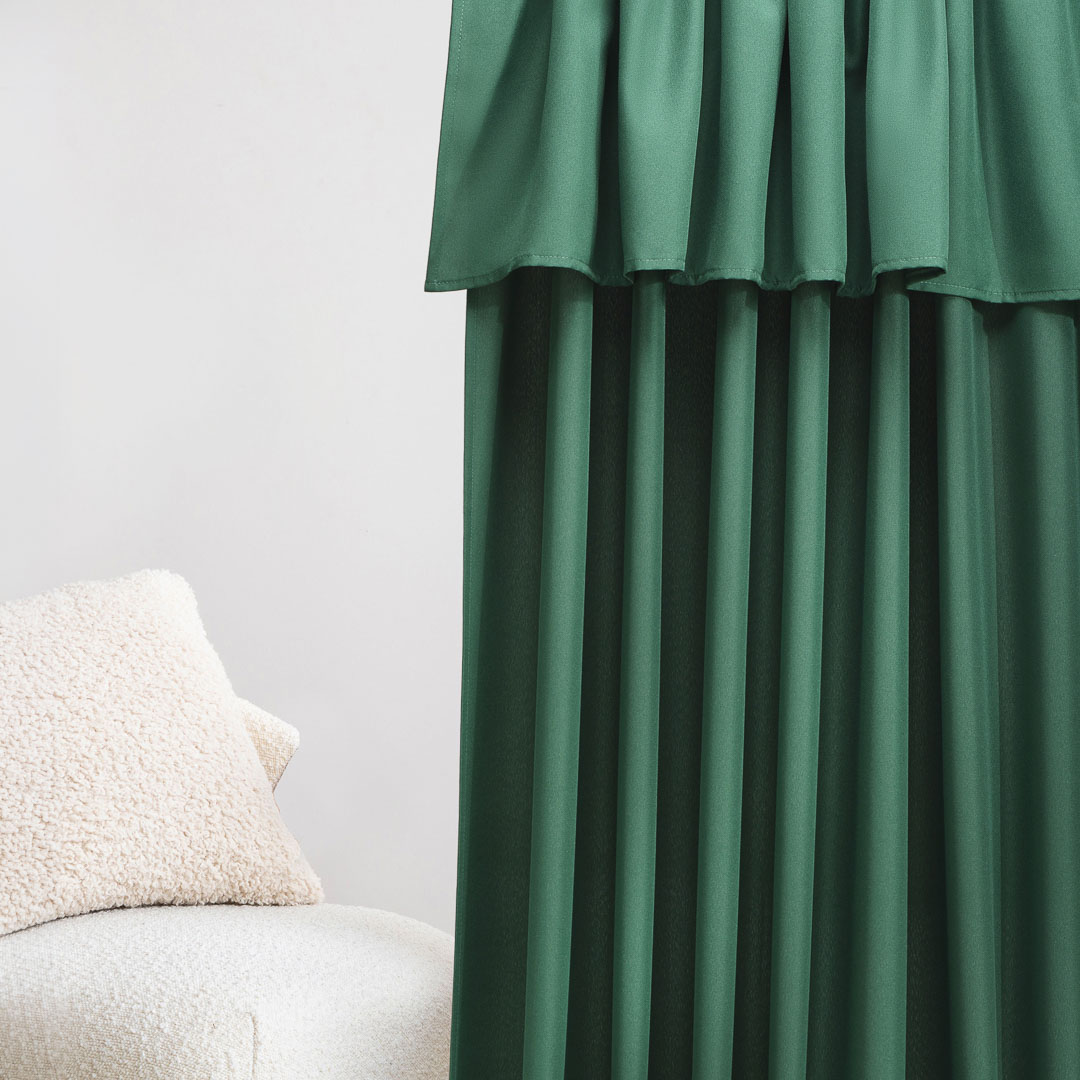  Zasłona Mia 140x280 na kółkach w kolorze butelkowej zieleni 