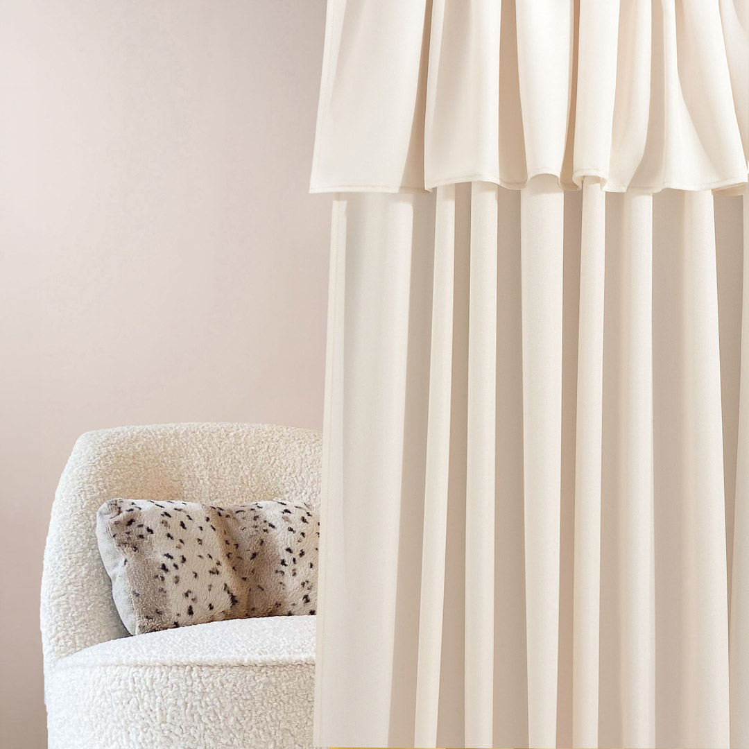  Zasłona Mia 140x280 na kółkach w kolorze jasnym kremowym 