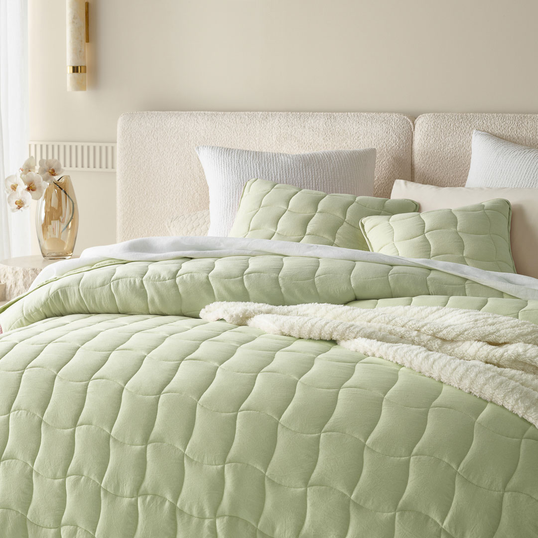  Narzuta na łóżko 220x240 do sypialni w kolorze jasnej zieleni 