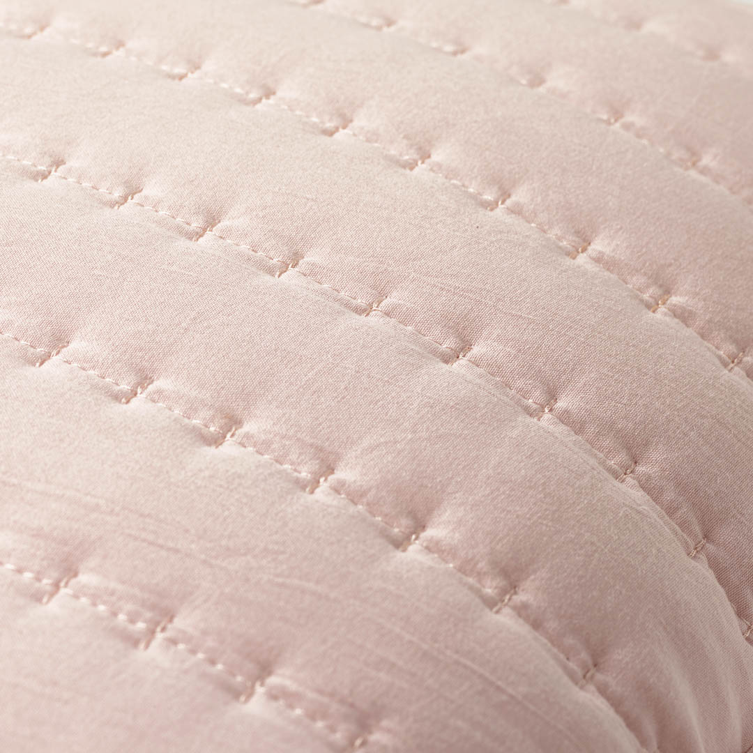 POSZEWKA DEKORACYJNA MÙSE - PUDROWY RÓŻ 45x45