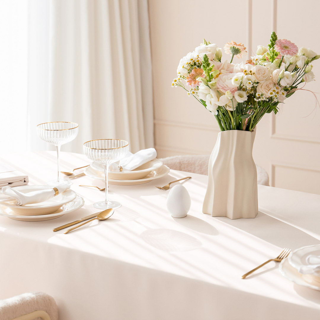 OBRUS PLAMOODPORNY AURA - KREM ŚMIETANKA 140x220