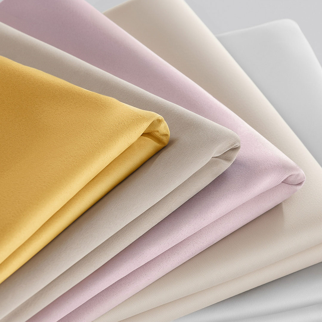 OBRUS PLAMOODPORNY AURA - BIAŁY 140x400