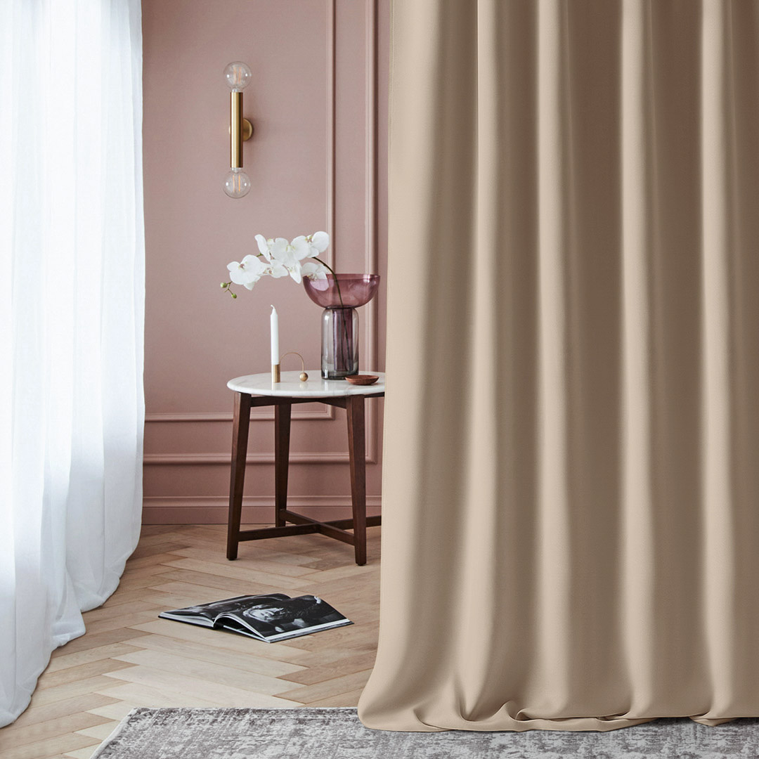  Zasłony beżowe zaciemniające 180x250 na przelotkach 